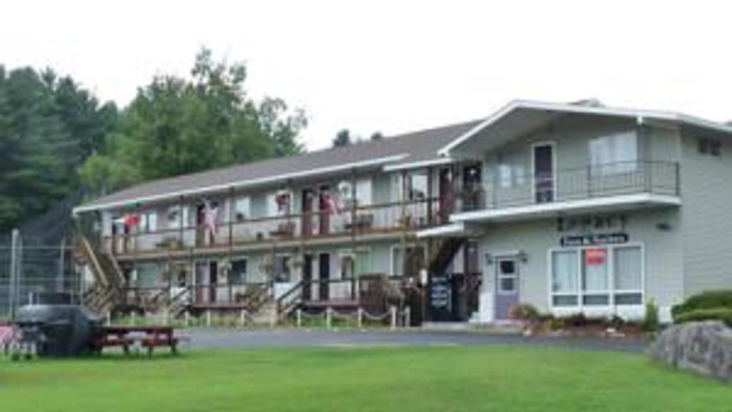 Legacy Inn & Suites Of Lake George Exterior photo